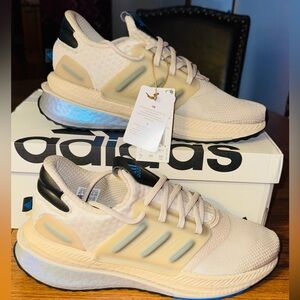 Adidas Cream and Black Running Shoes new